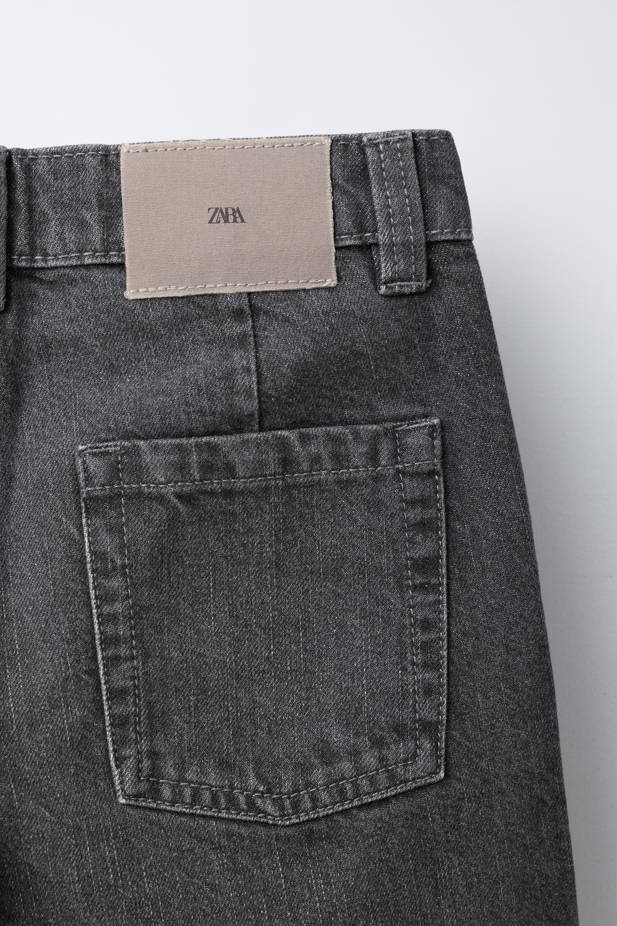 FLARED JEANS